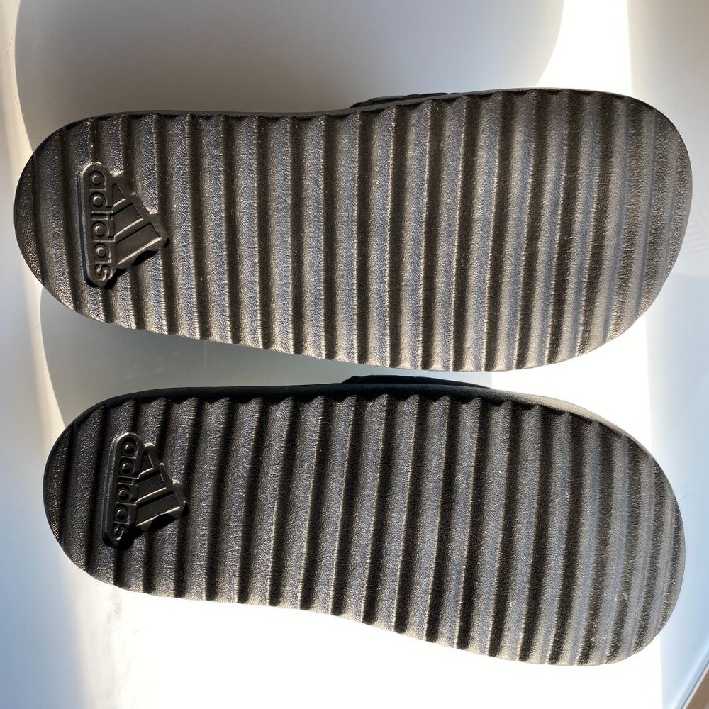 Adidas Adilette Women's Black Slip-On Casual / Recovery Sandals - Size 8 - Picture 7 of 8